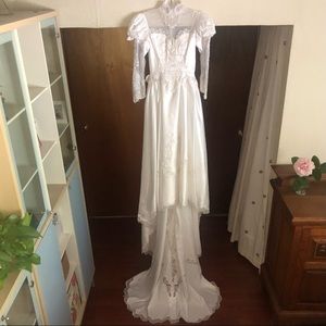 Beautiful vintage Alfred Angelo wedding dress